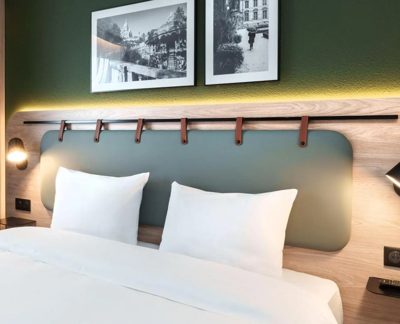 Campanile 15 - Tour Eiffel Hotel 2*