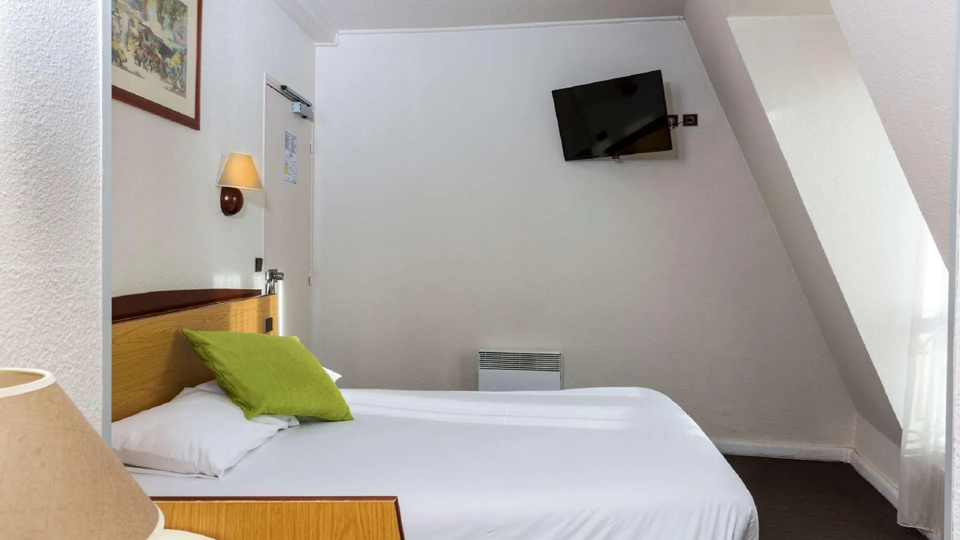 Campanile 15 - Tour Eiffel Hotel 2*