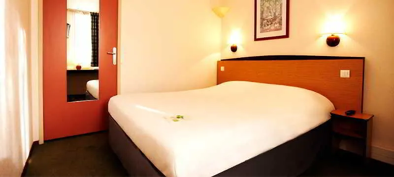 Hotel Campanile 15 - Tour Eiffel 2*
